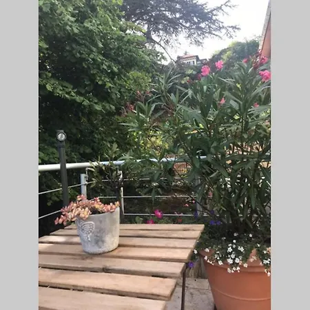 Wunderschöne Mit Blick Auf Weinberge Neustadt an der Weinstraße